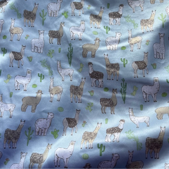 Bumblito Bee Luxe Blanket - Plush Minky & Smooth Satin -40”x60” - Party of Eight - Picture 5 of 6